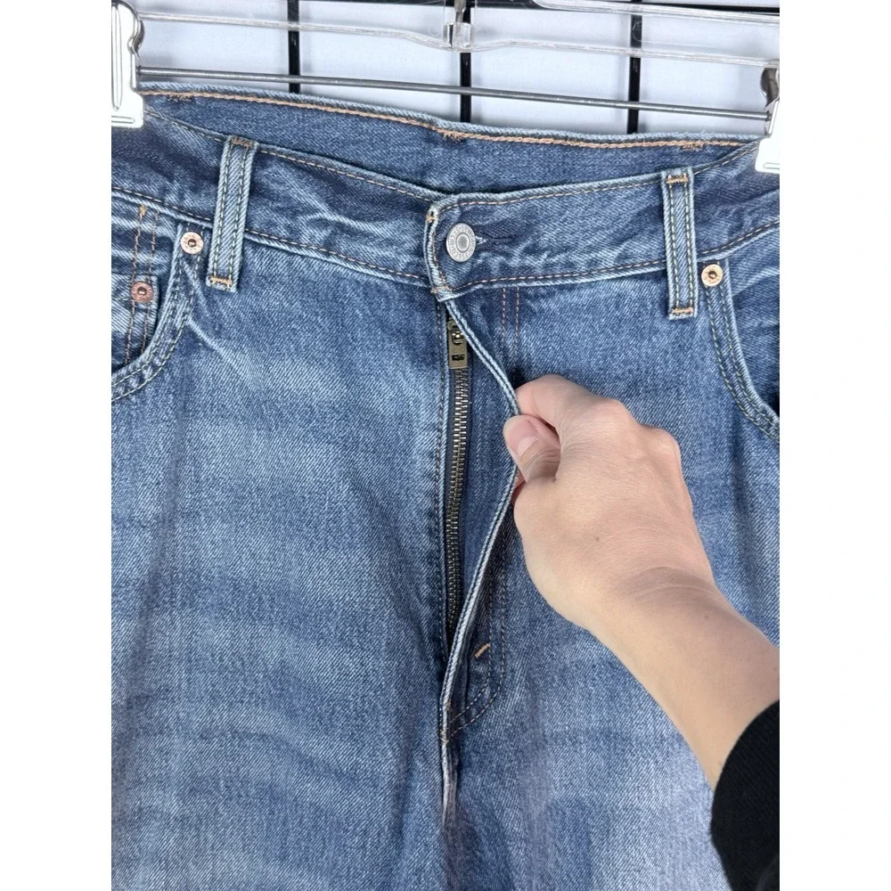 Levi's 550 Jeans Mens‎ 38x32 Blue Relaxed Fit Tapered Leg Medium Wash Denim